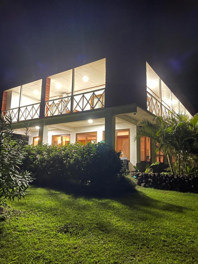 Teanehi Bed & Breakfast Hanga Roa Exterior photo