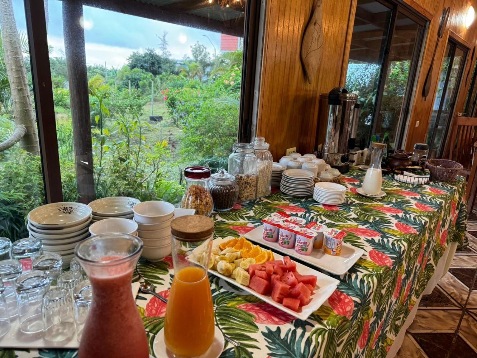 Teanehi Bed & Breakfast Hanga Roa Exterior photo