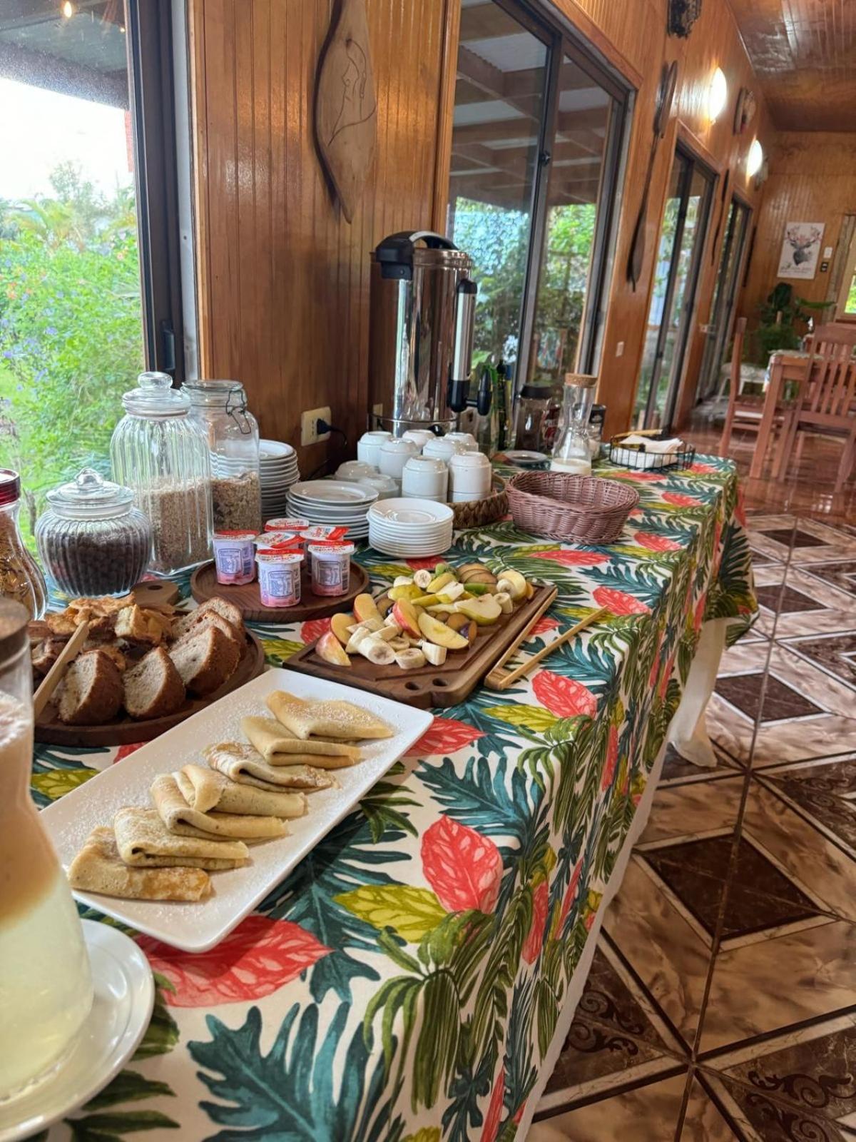 Teanehi Bed & Breakfast Hanga Roa Exterior photo