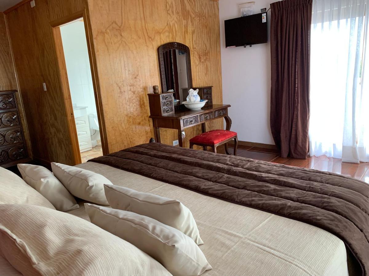 Teanehi Bed & Breakfast Hanga Roa Exterior photo